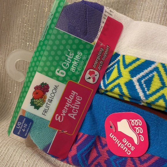 Lot of 6 pairs FRUIT OF THE LOOM Girls ankles socks L shoe size 4 - 10 - Picture 3 of 9